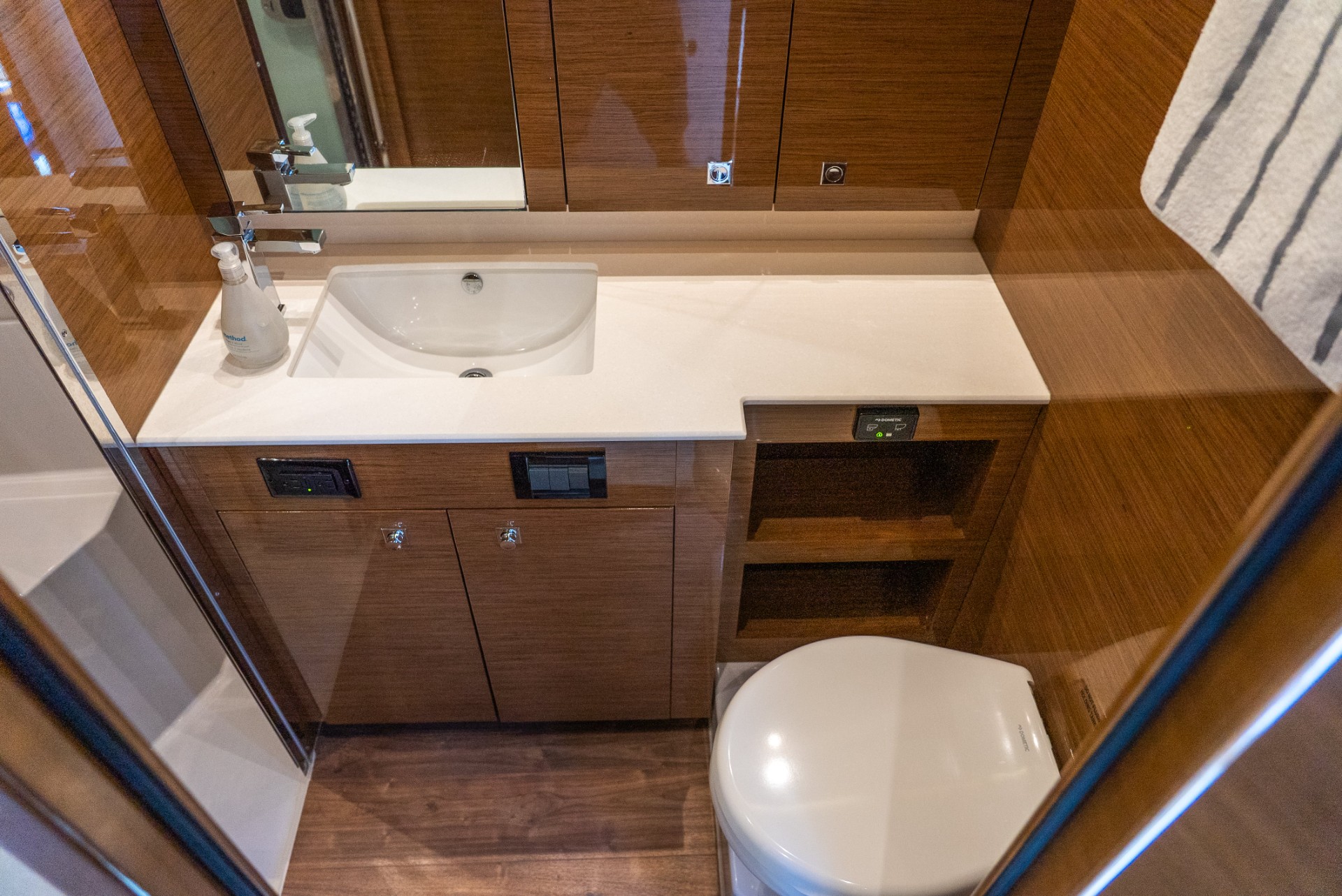Yacht Photo 40